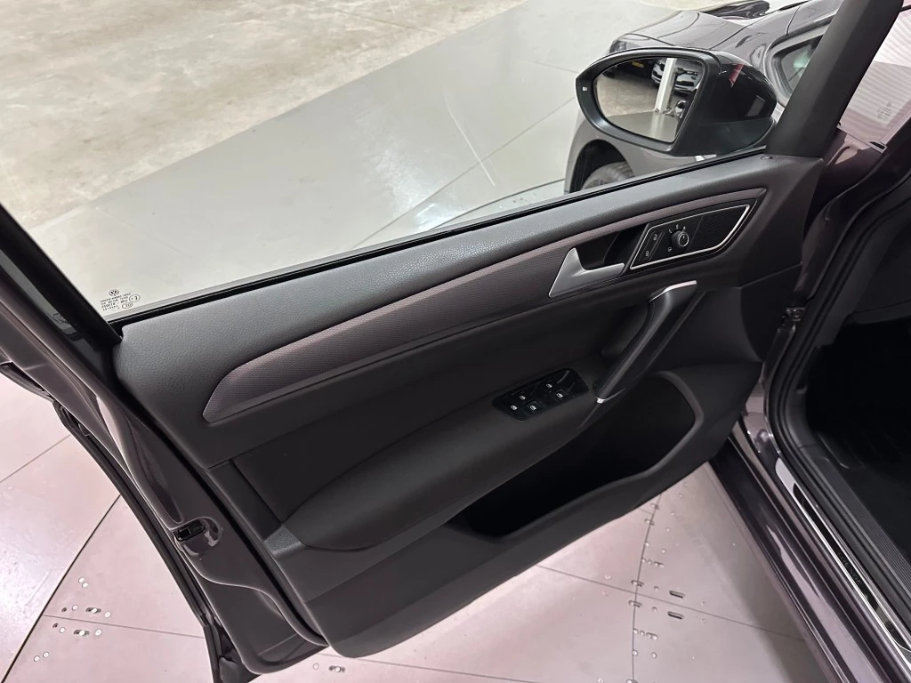 Hoofdafbeelding Volkswagen Golf Sportsvan