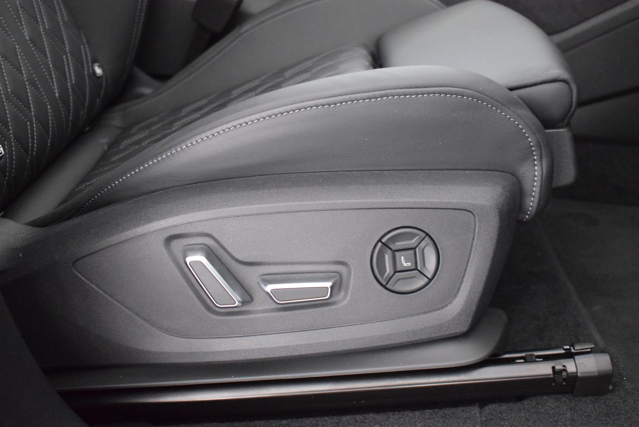Hoofdafbeelding Audi SQ6
