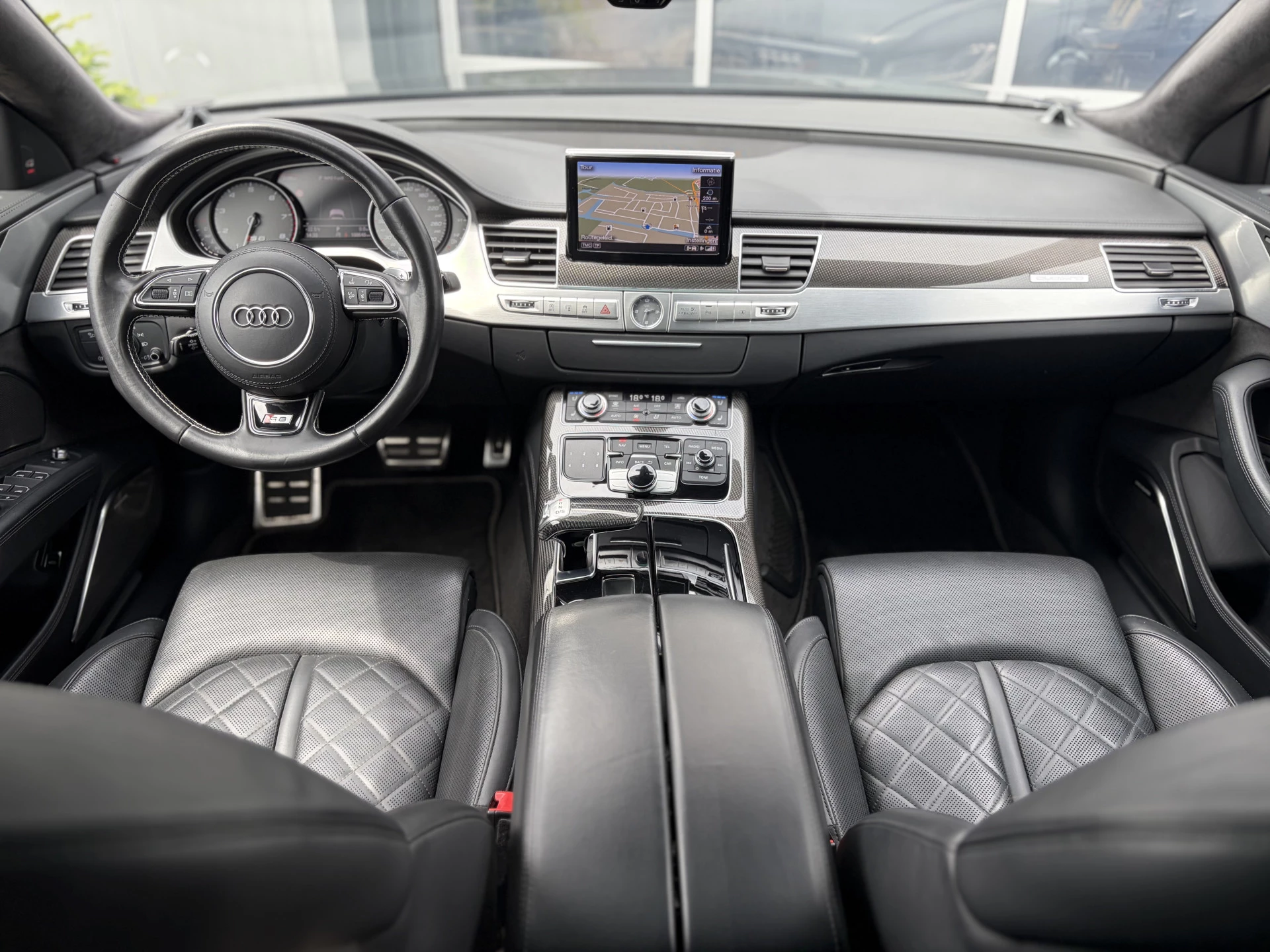 Hoofdafbeelding Audi A8