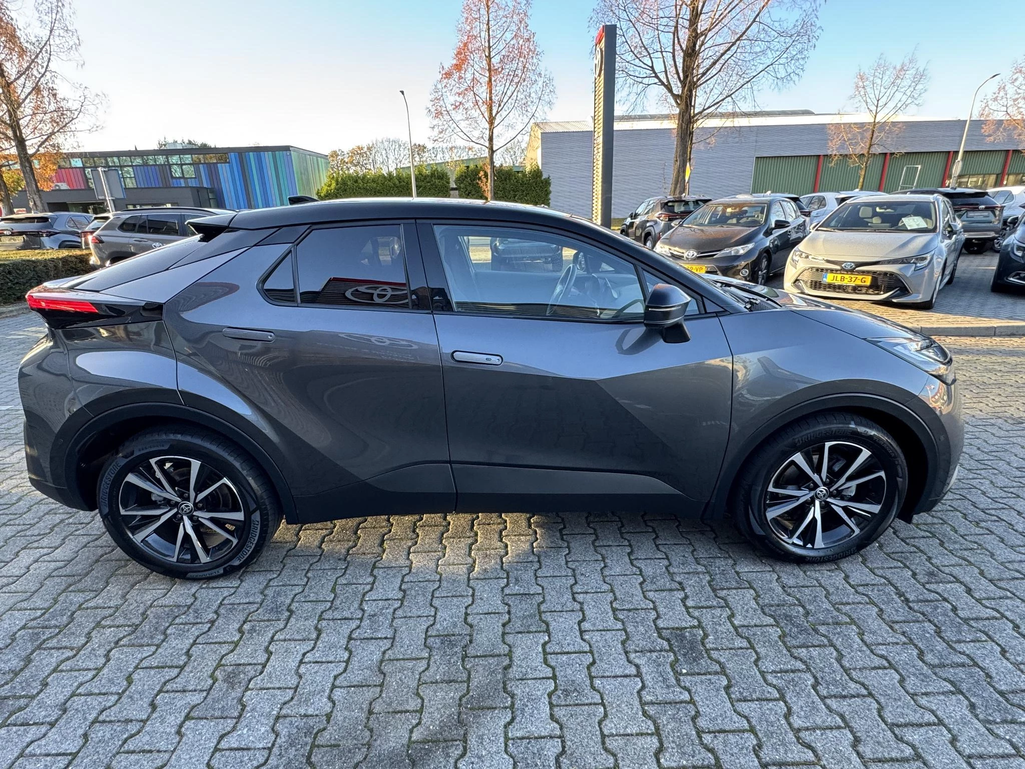 Hoofdafbeelding Toyota C-HR