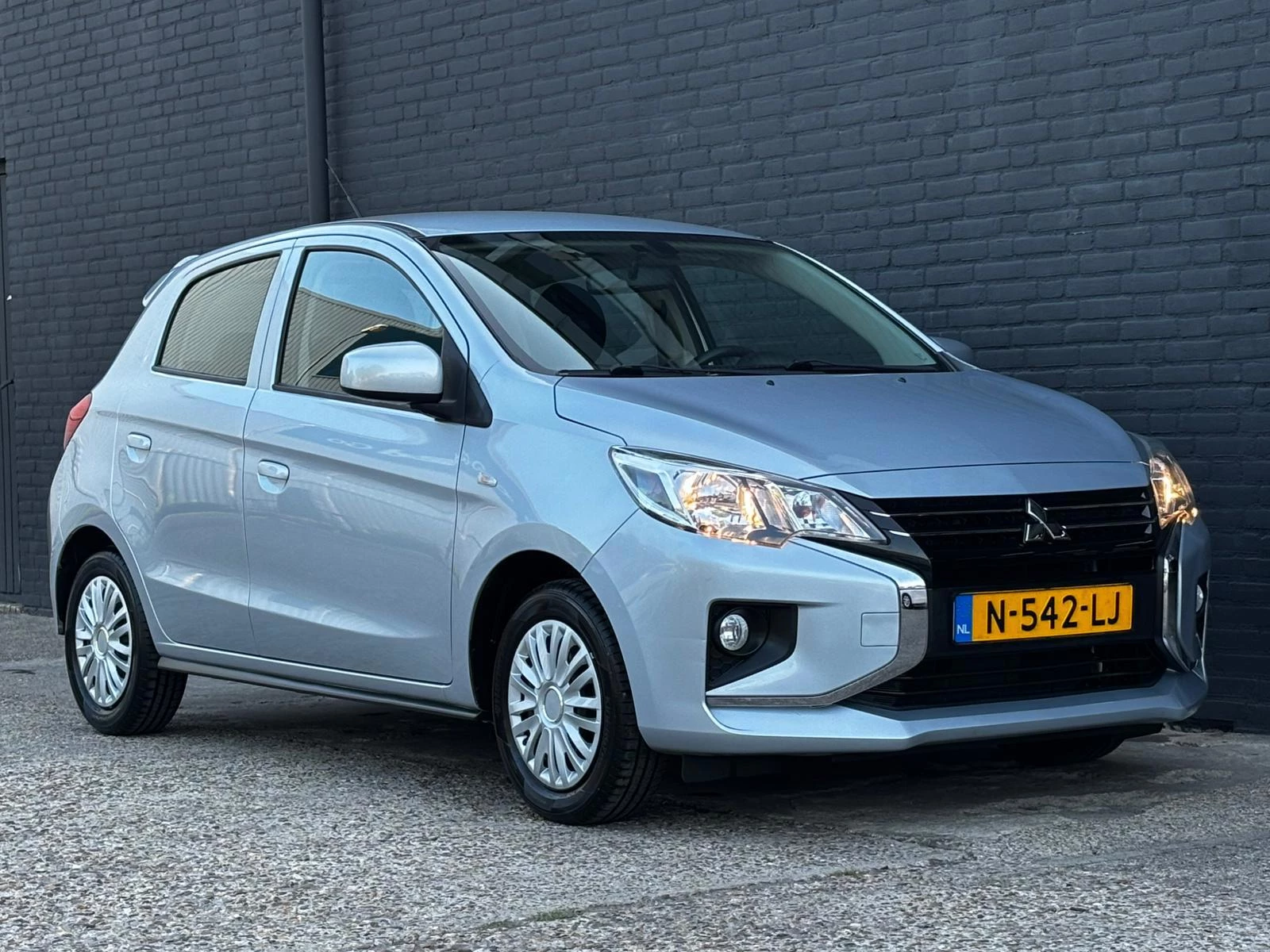 Hoofdafbeelding Mitsubishi Space Star