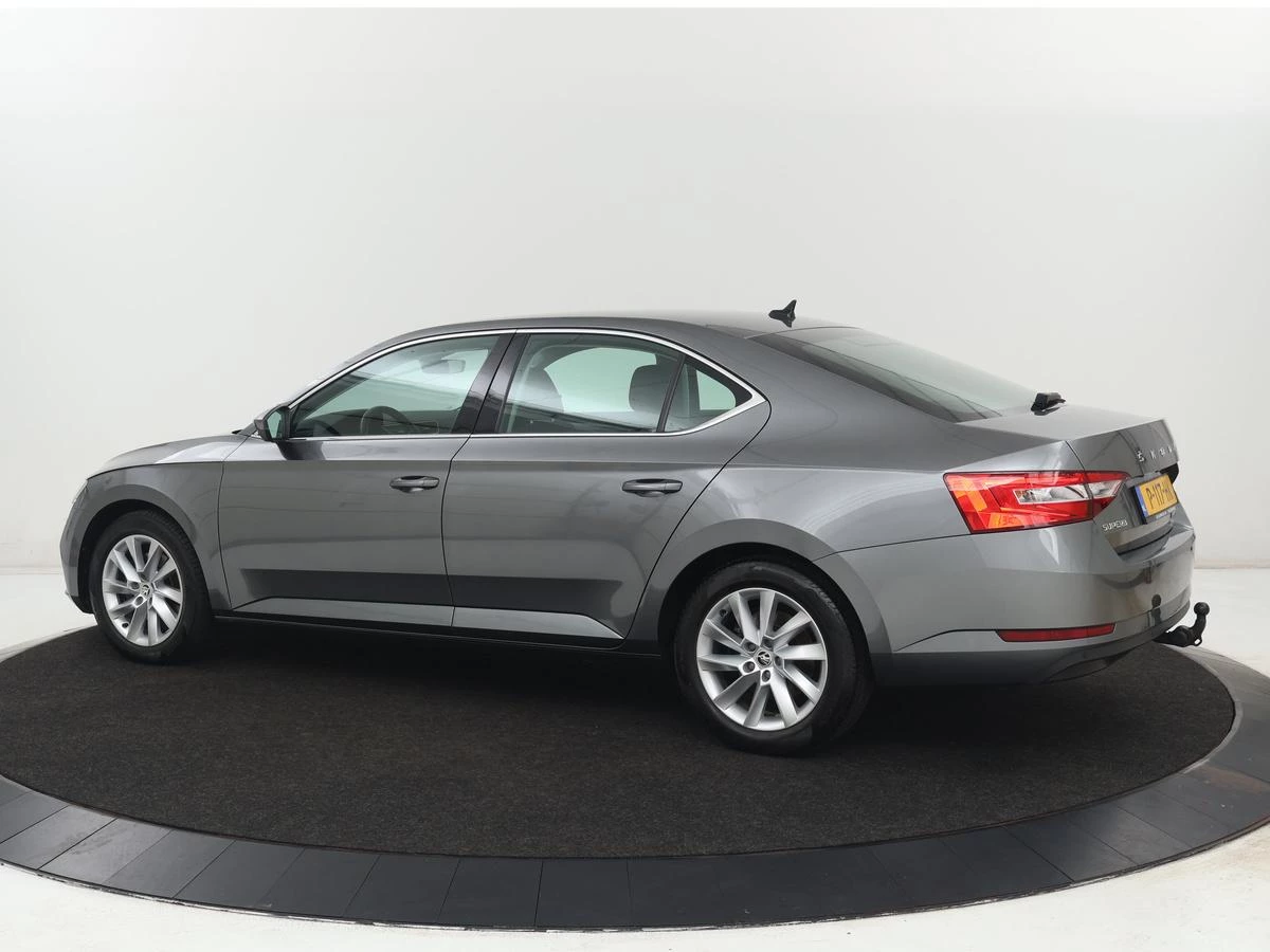 Hoofdafbeelding Škoda Superb