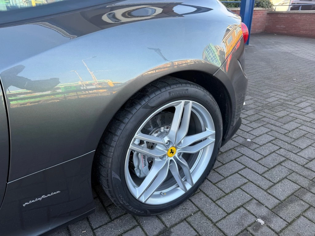 Hoofdafbeelding Ferrari FF