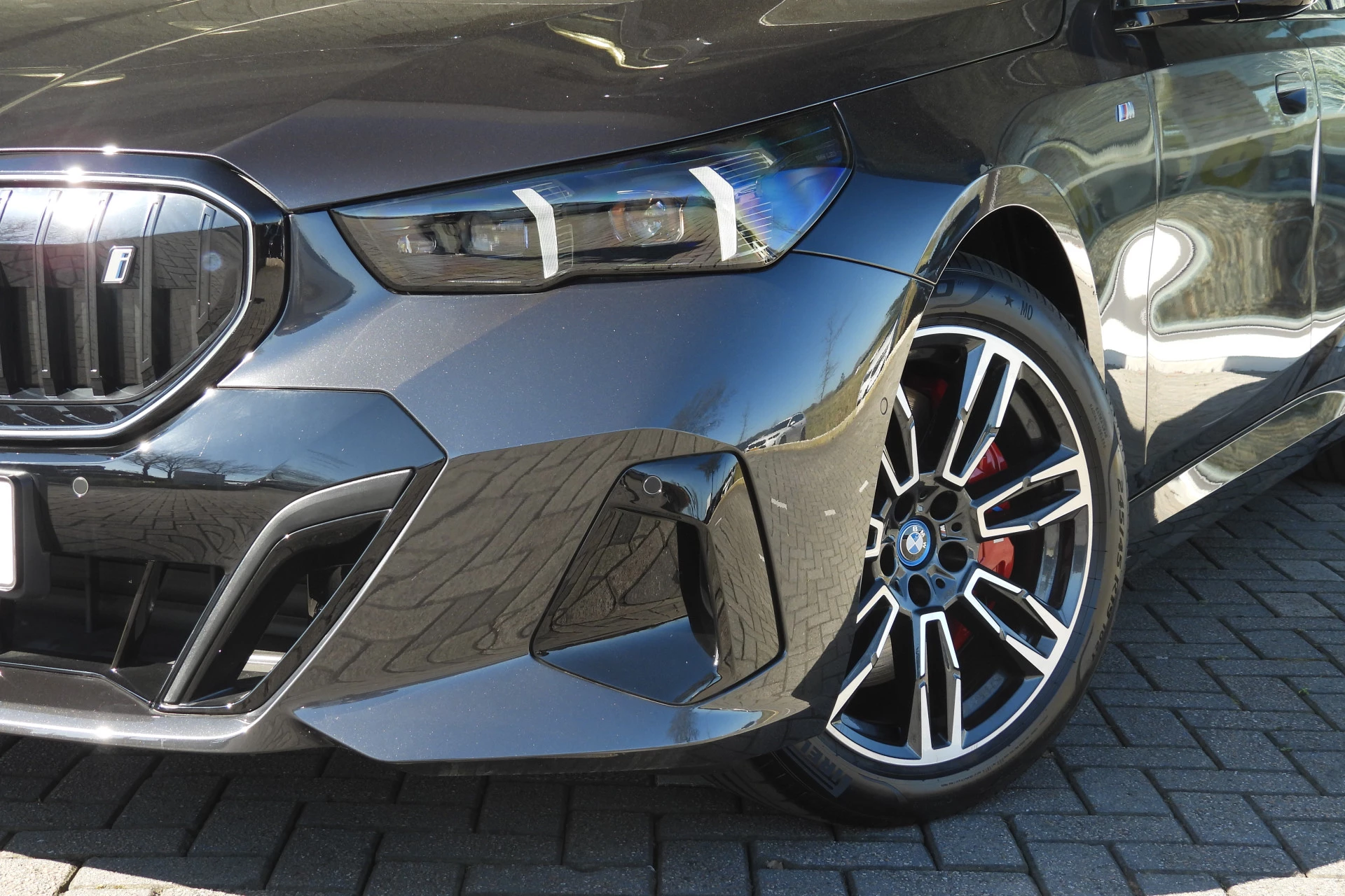 Hoofdafbeelding BMW i5