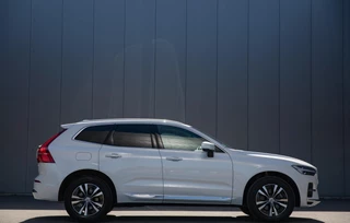 Hoofdafbeelding Volvo XC60 Volvo XC60 2.0 T6 Plug-in hybrid AWD Core Bright Panorama Google