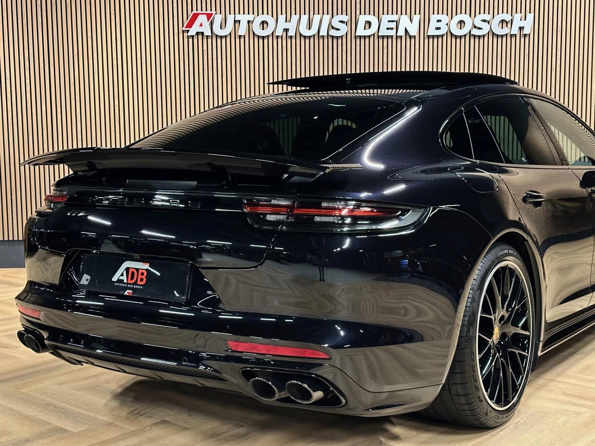 Hoofdafbeelding Porsche Panamera