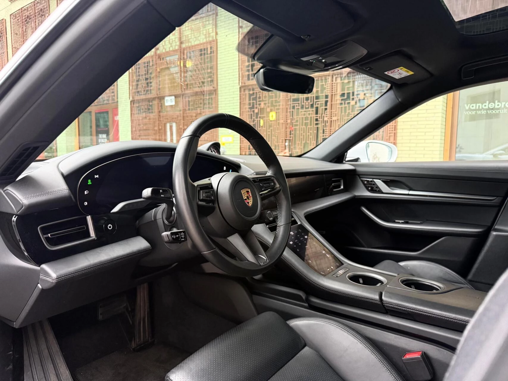 Hoofdafbeelding Porsche Taycan