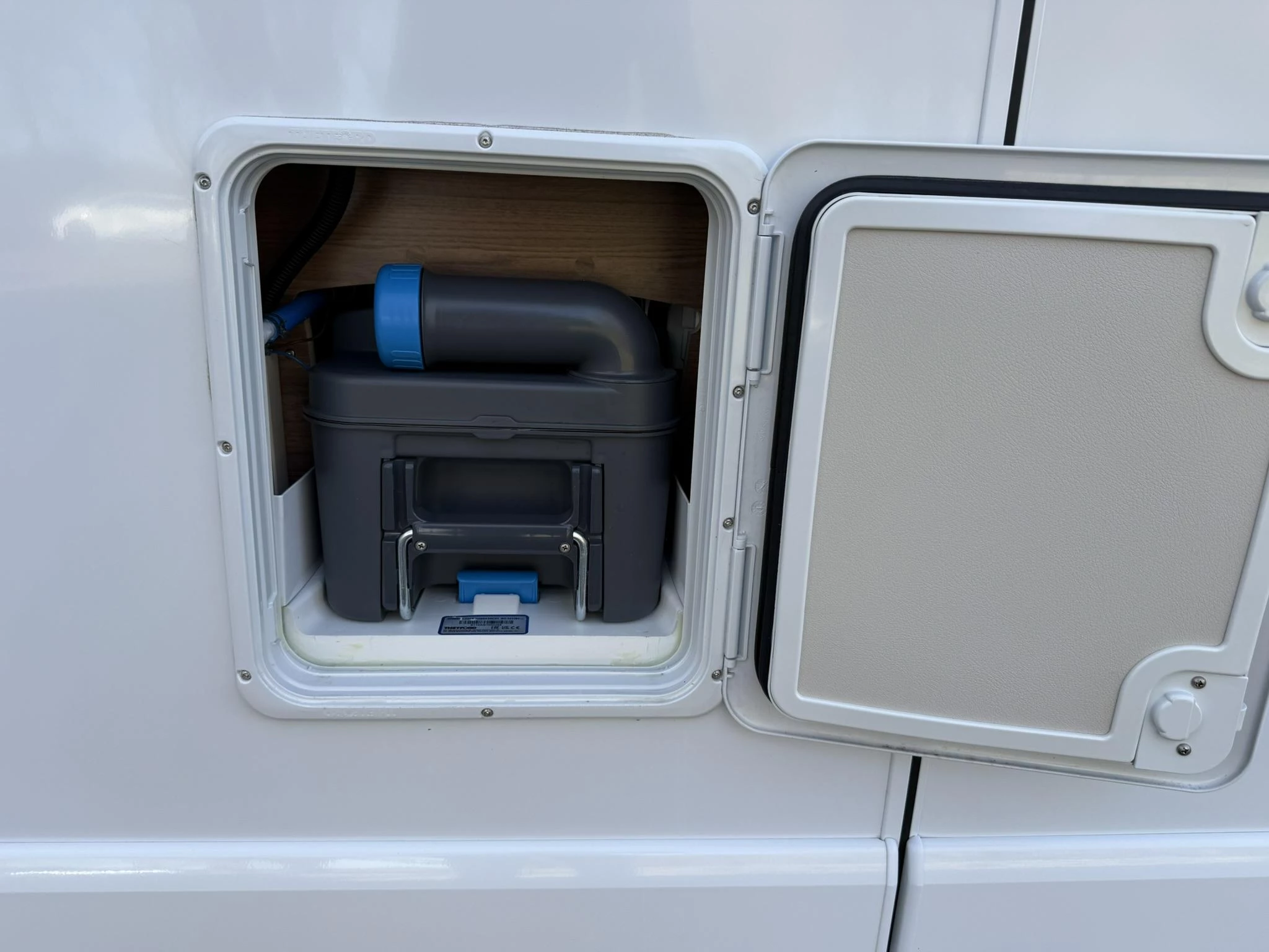 Hoofdafbeelding Knaus R12 700 MEG Live 3300Km. Nieuwstaat, zeer compleet