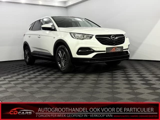 Hoofdafbeelding Opel Grandland X Opel Grandland X 1.2 Turbo Edition Panoramadak, Parkeersensoren, Navi, Cruise control, A start stop, Rijstrok correctie, A start stop