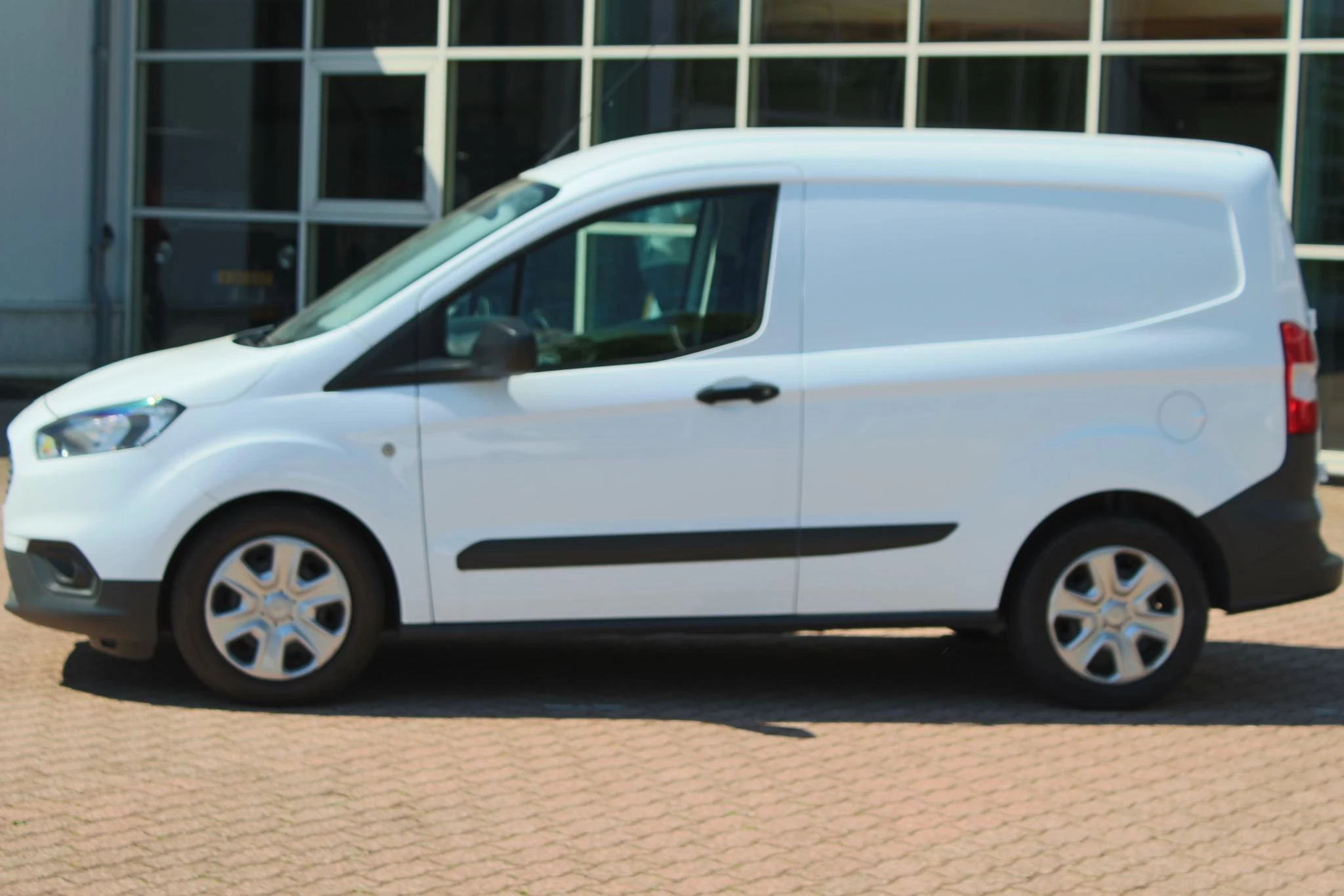 Hoofdafbeelding Ford Transit Courier