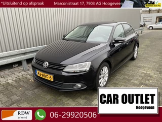 Hoofdafbeelding Volkswagen Jetta Volkswagen Jetta 1.2 TSI Comfortline Clima, CC, PDC, LM, Trekh, nw. APK – Inruil Mogelijk –