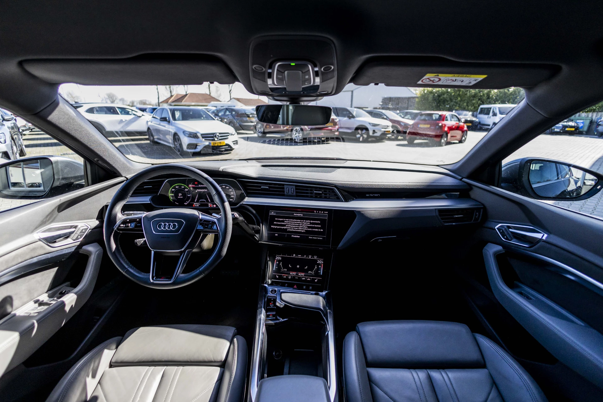 Hoofdafbeelding Audi e-tron