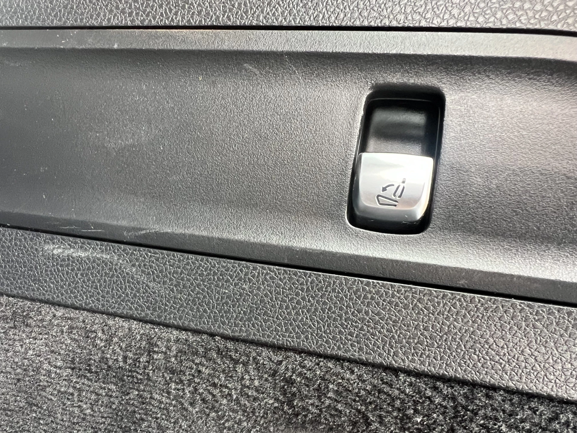 Hoofdafbeelding Mercedes-Benz EQC