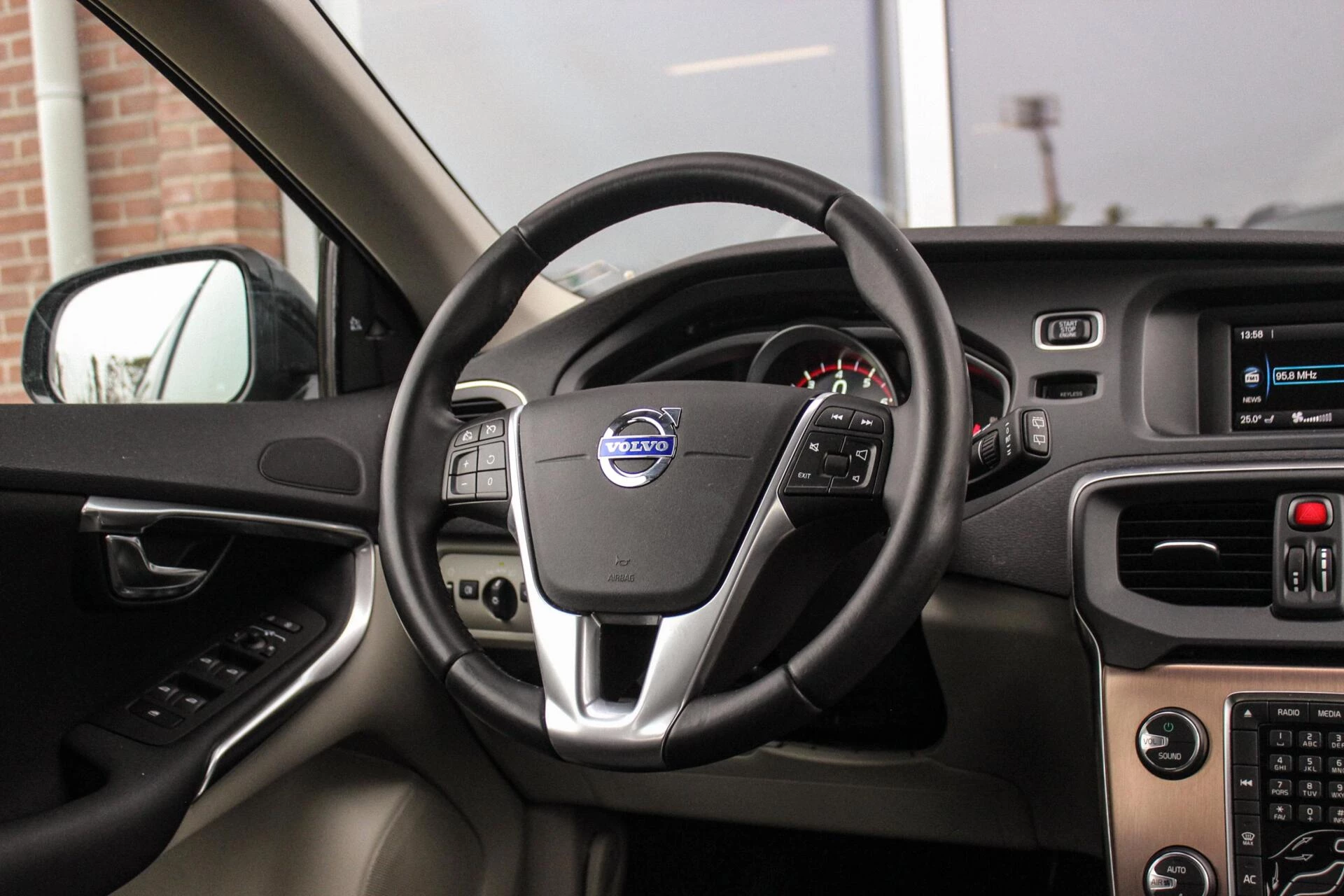 Hoofdafbeelding Volvo V40