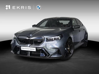 BMW M5 Sedan | M Driver's Pack | M Drive Professional | M Carbon-keramische remmen | Stuurwielrand verwarmd | Stoelventilatie | Comfort Access | Trekhaak