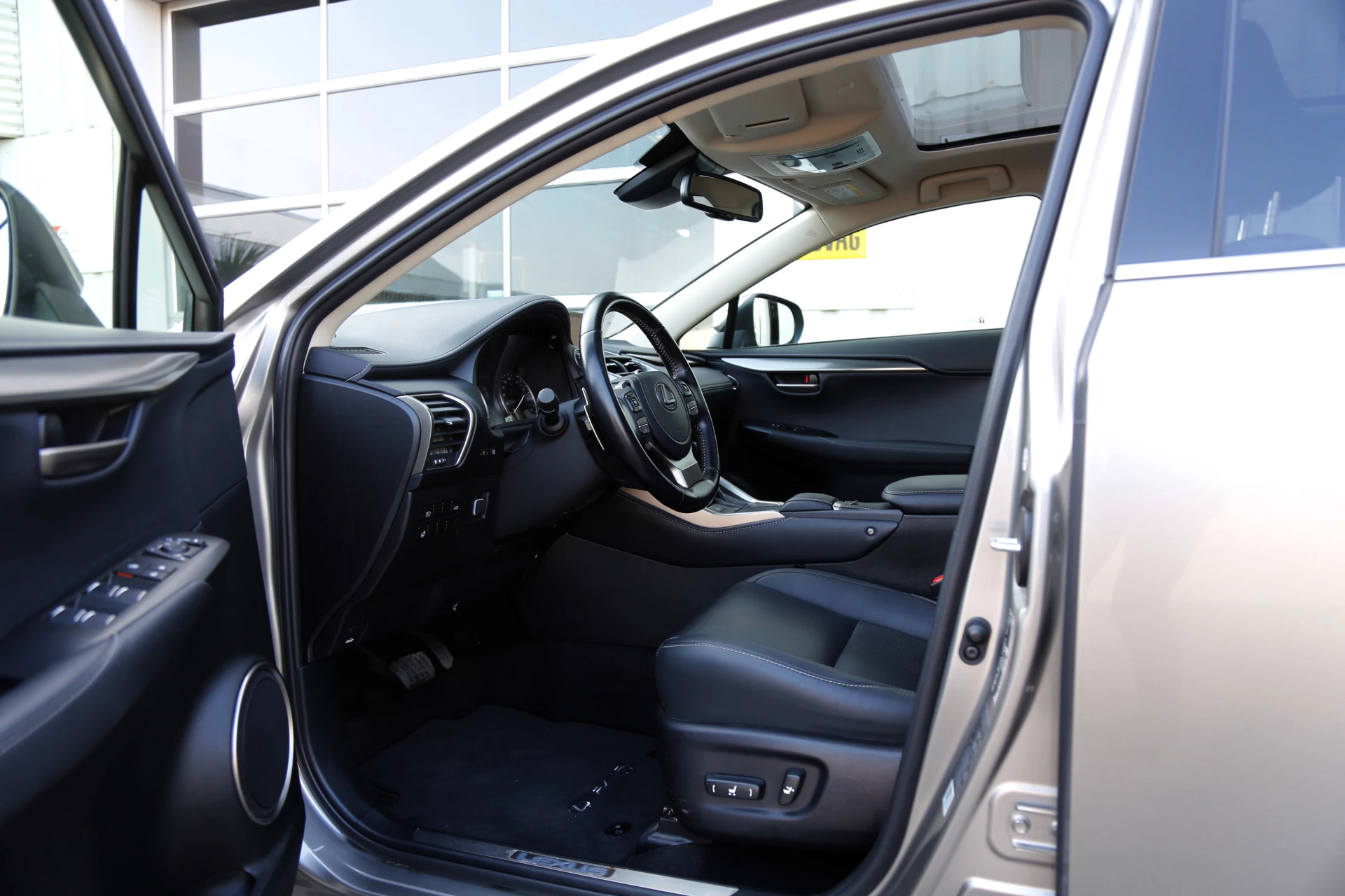 Hoofdafbeelding Lexus NX