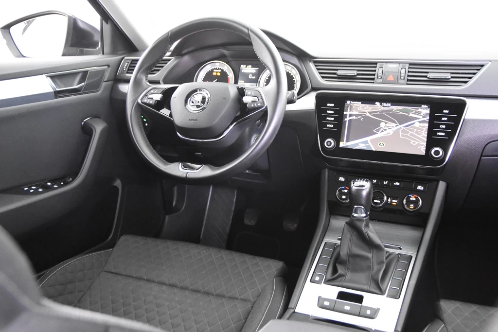 Hoofdafbeelding Škoda Superb