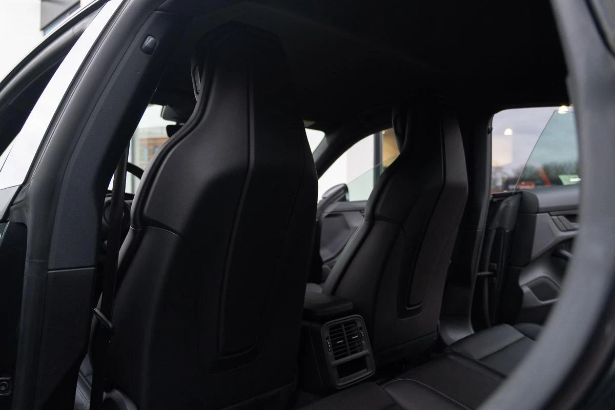 Hoofdafbeelding Porsche Taycan