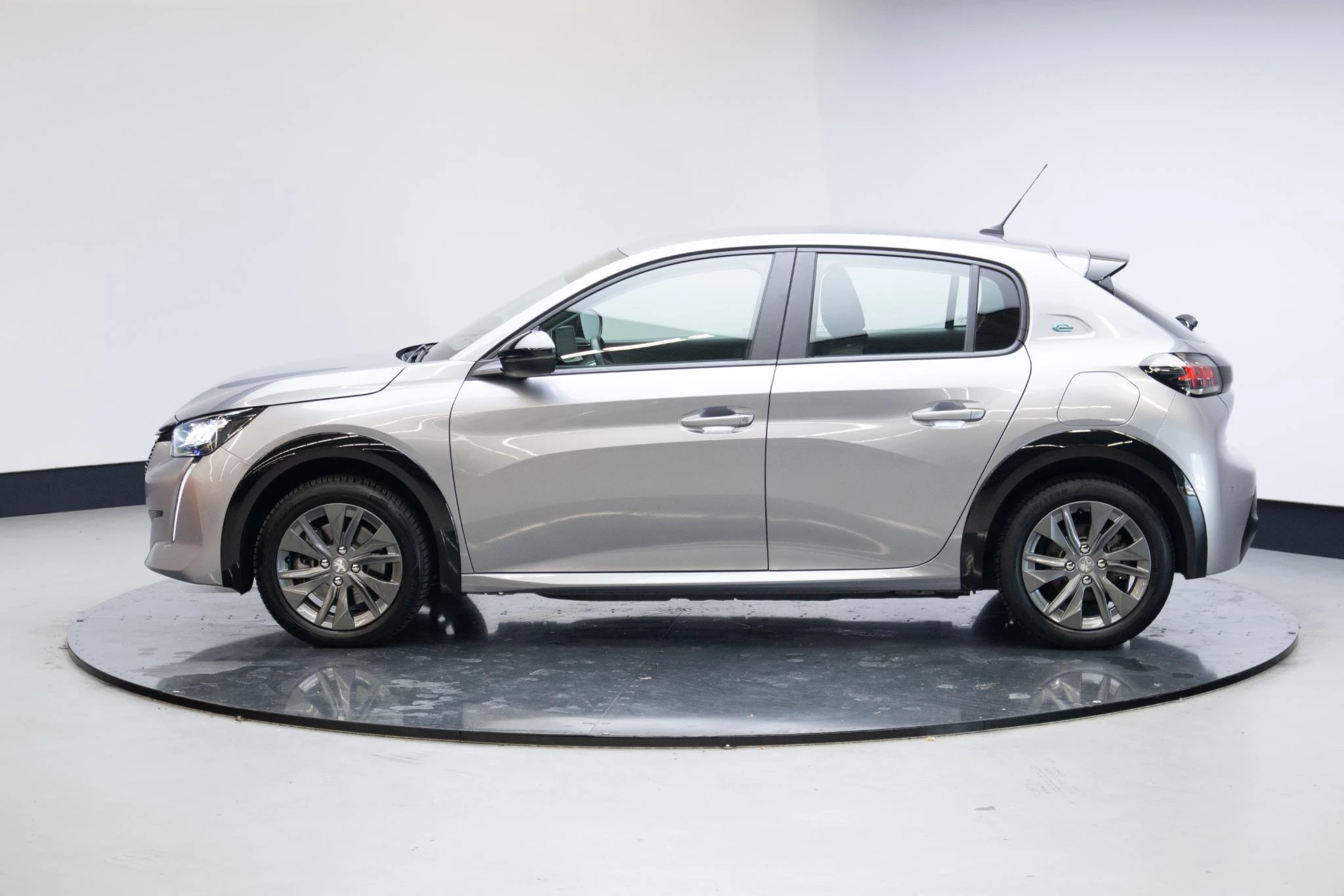 Hoofdafbeelding Peugeot e-208