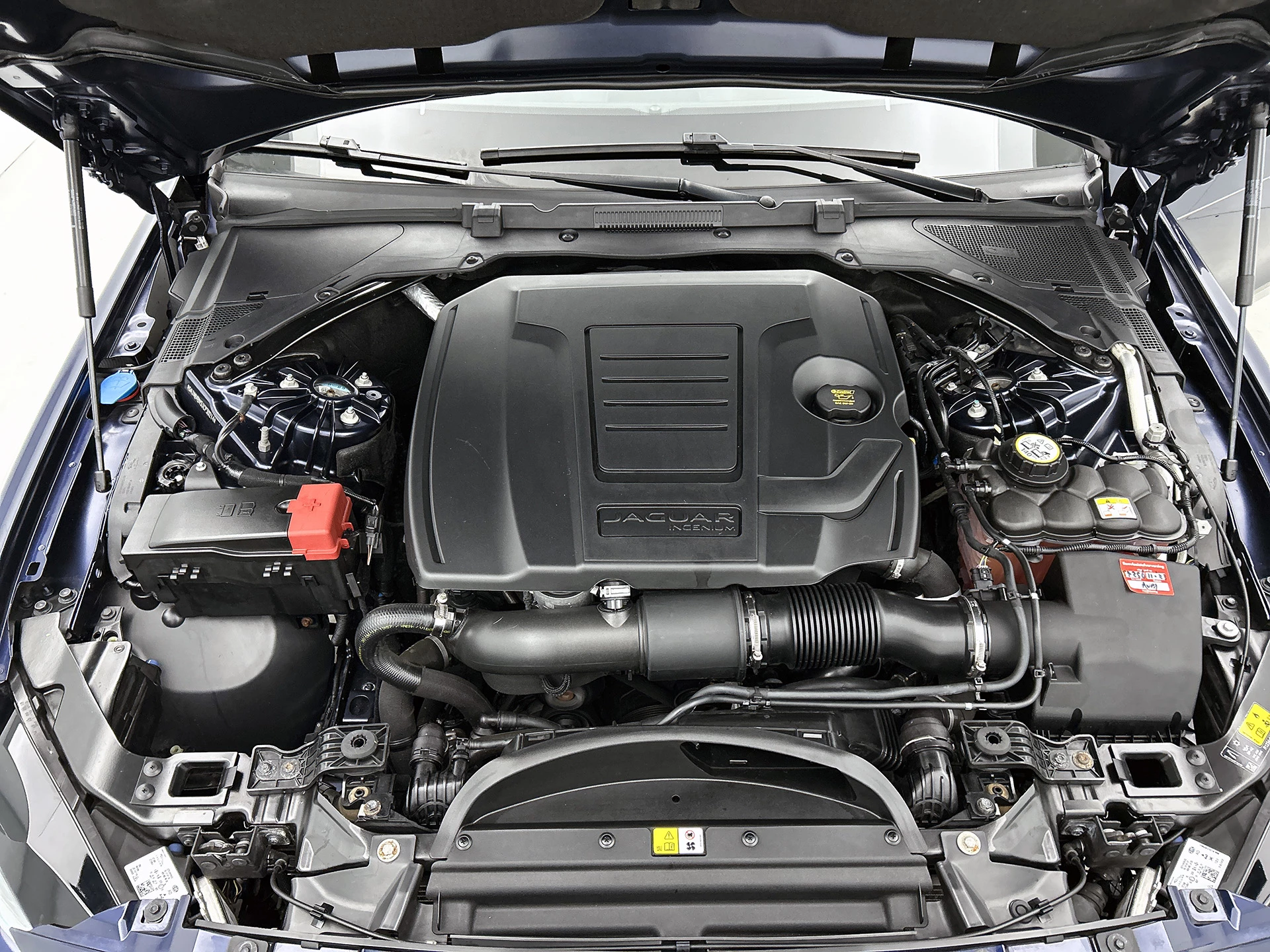 Hoofdafbeelding Jaguar XE