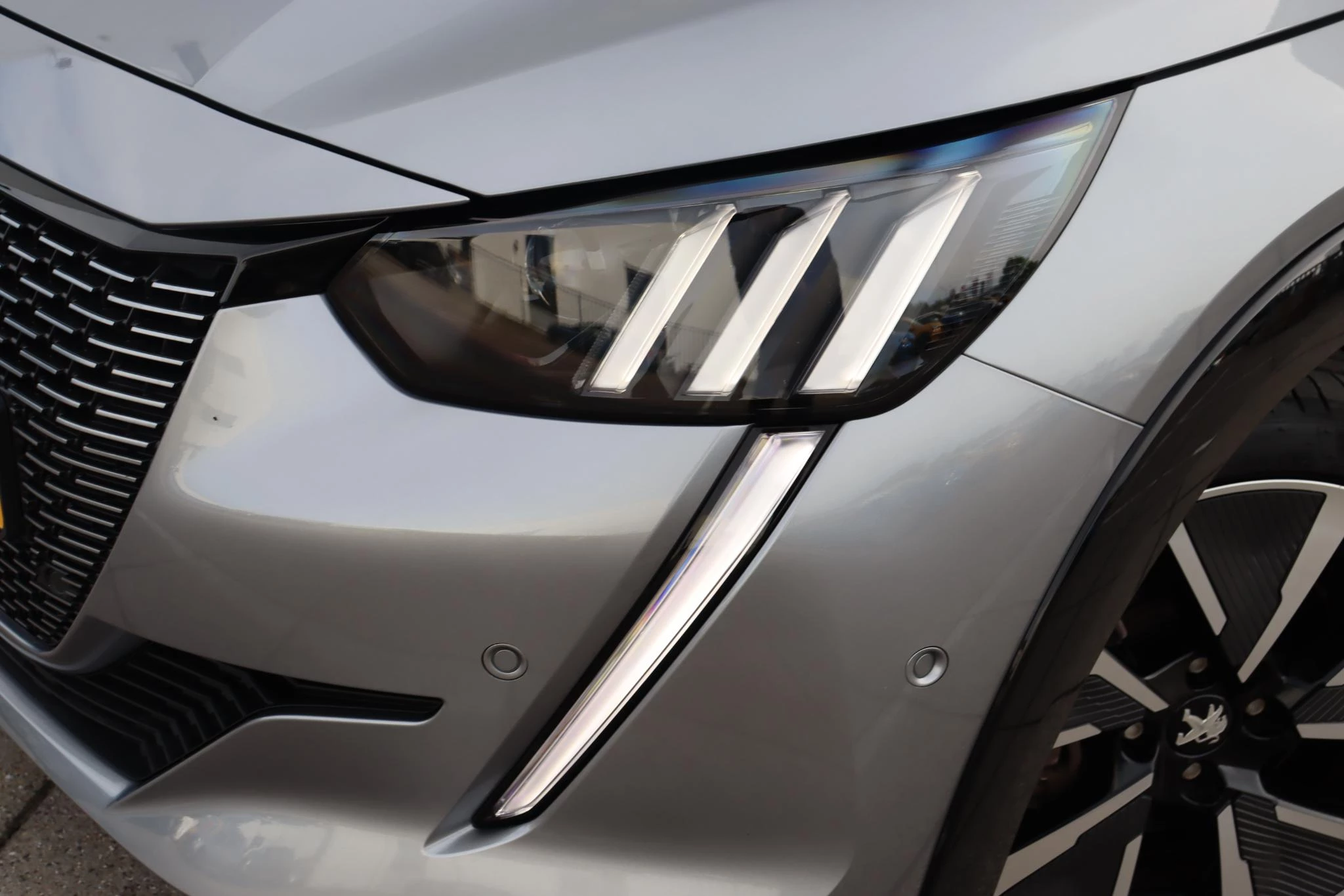 Hoofdafbeelding Peugeot e-208