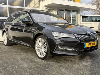 Škoda Superb Combi 1.4 TSI iV Laurin & Klement Panoramadak ACC Lederen bekleding Stoelverwarming + koeling AppleCarplay