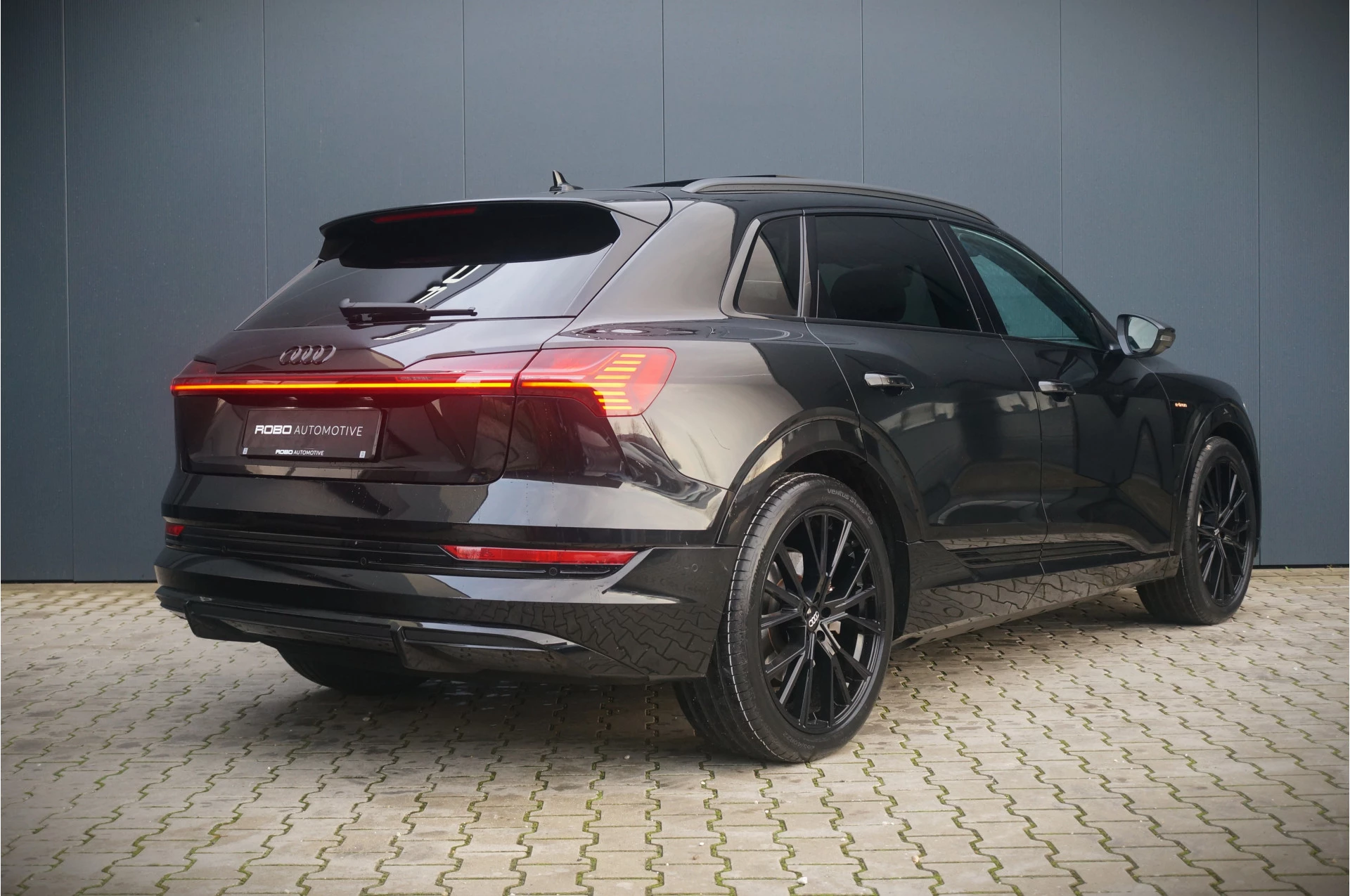 Hoofdafbeelding Audi e-tron