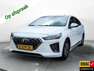 Hyundai IONIQ 1.6 GDi Premium Sky (105 PK) 1e-Eig. & Keurig-Onderh. BOVAG-Garantie. NL-Auto. Half-Leer, Trekhaak, Panoramadak, Navigatie/Apple-Carplay/Android-Auto, Cruisecontrol, Parkeersensoren-V+A, Keyless-Entry/Start, Achteruitrij Stuurverwarming, Stoelverwarming-V+A, DAB, Premium-Audio, Licht-Zicht-pakket, Lm-Velgen-15Inch, Privacy-Glas