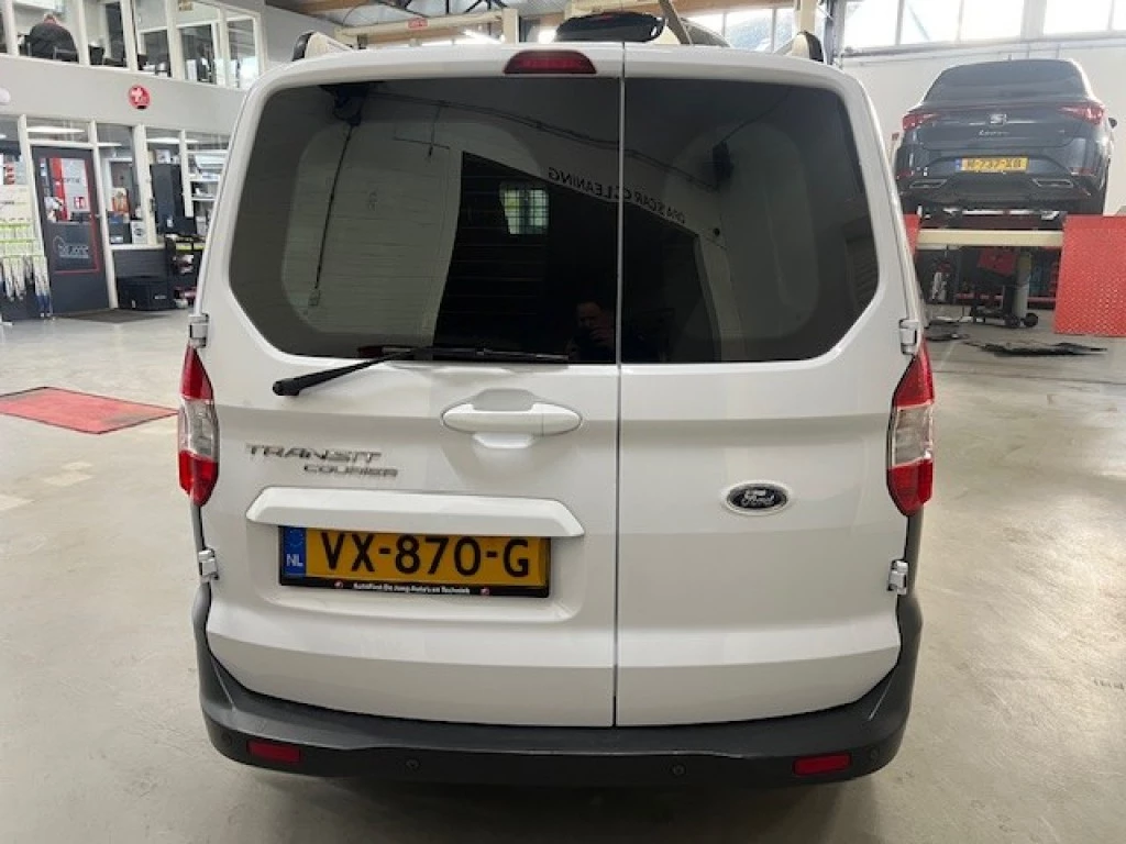 Hoofdafbeelding Ford Transit Courier