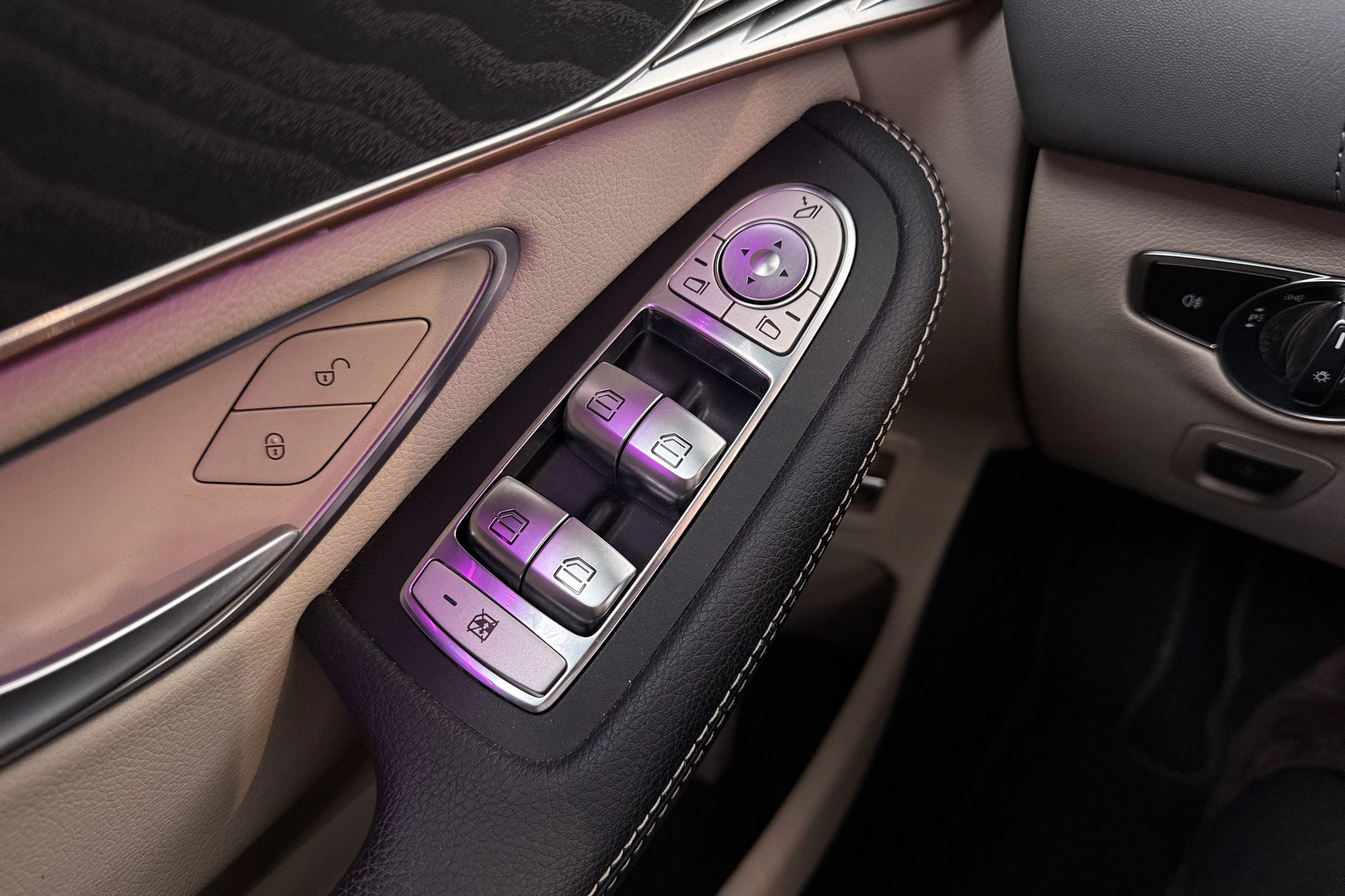 Hoofdafbeelding Mercedes-Benz EQC