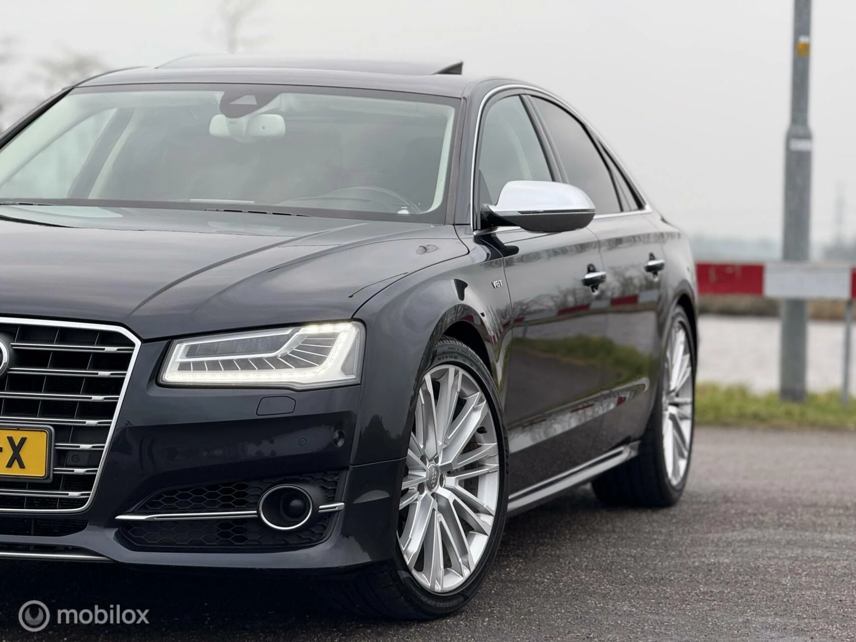 Hoofdafbeelding Audi S8