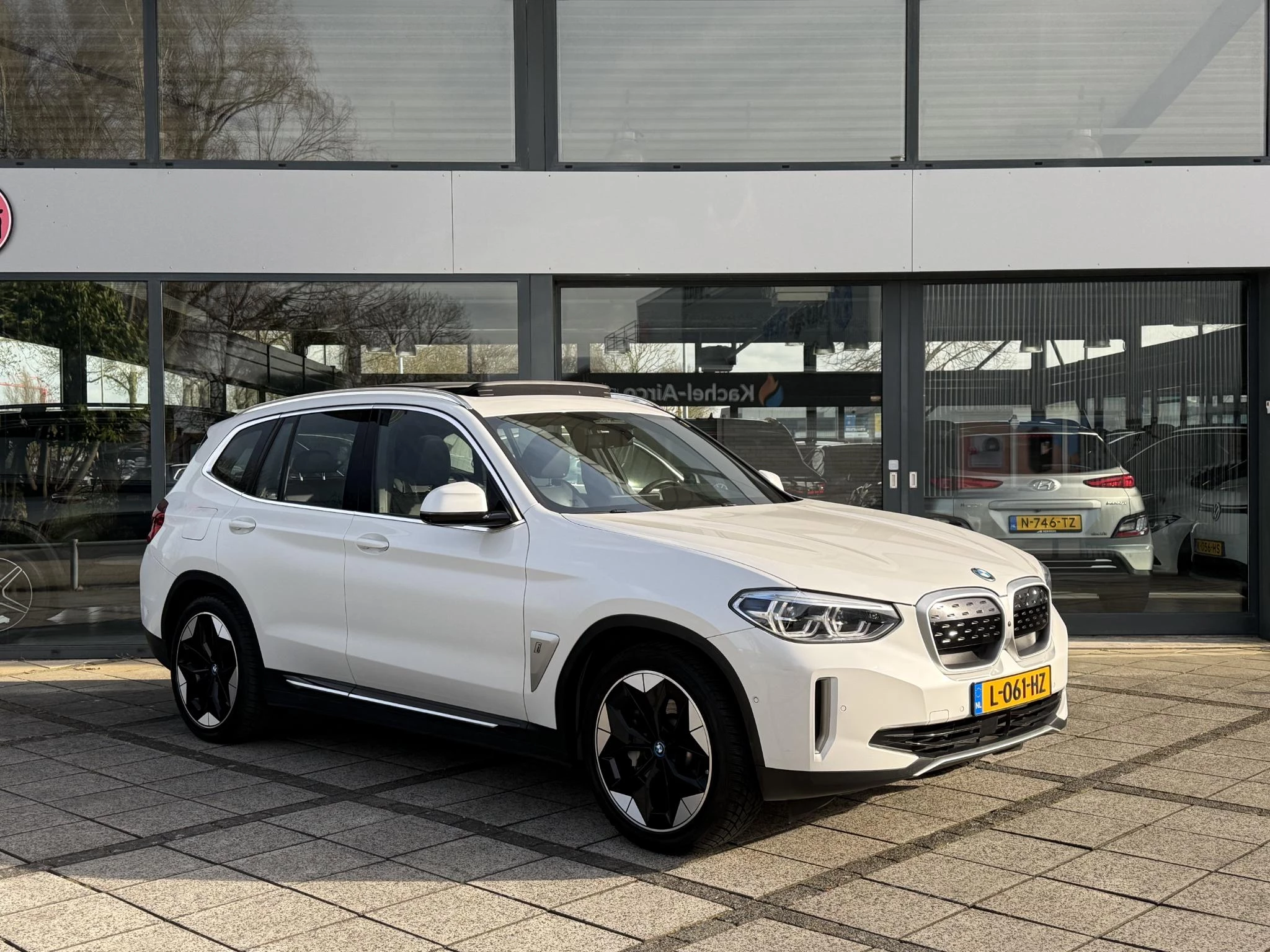Hoofdafbeelding BMW iX3