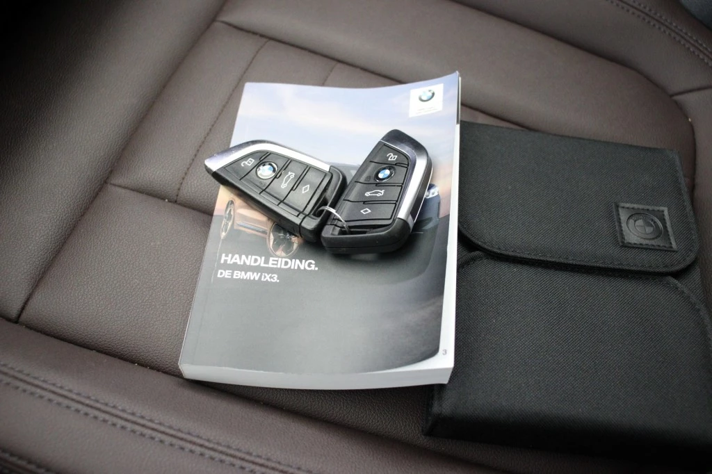 Hoofdafbeelding BMW iX3