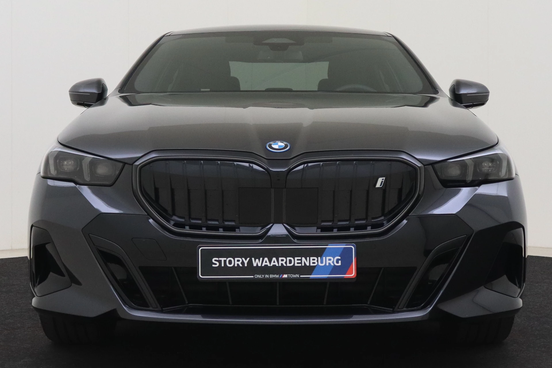 Hoofdafbeelding BMW i5