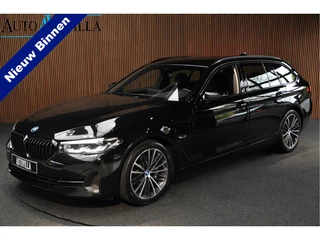 BMW 5 Serie Touring 530e xDrive Navi Elektr. achterklep PDC Camera Carplay Virtual Elektr. uitklapbare trekhaak LED Stoelverwarming DAB Climate (3-zone) LM velgen BTW auto