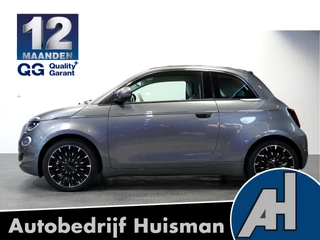 Fiat 500C La Prima 42 kWh NAVI KLEUR + CABRIODAK ELEKTRISCH + JBL AUDIO + LEER + CLIMA + ADAPT.CRUISE + LANE ASSIST + CAMERA + STOELVERWARMING + APPLE CARPLAY/ANDROID AUTO + KEYLESS ENTRY&GO + PARKSENSOREN V&A + 17" LM-VELGEN!!