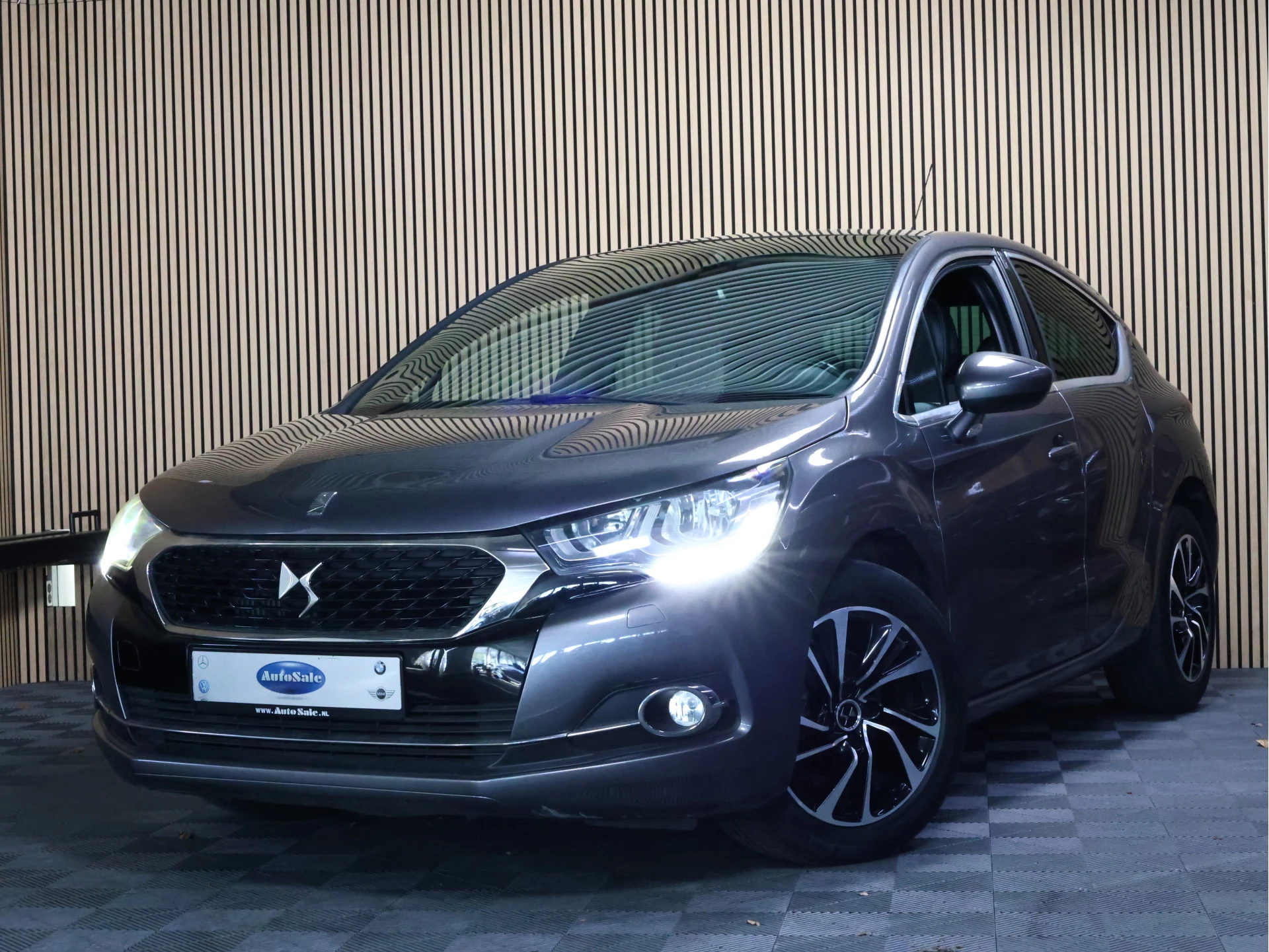 Hoofdafbeelding DS DS 4