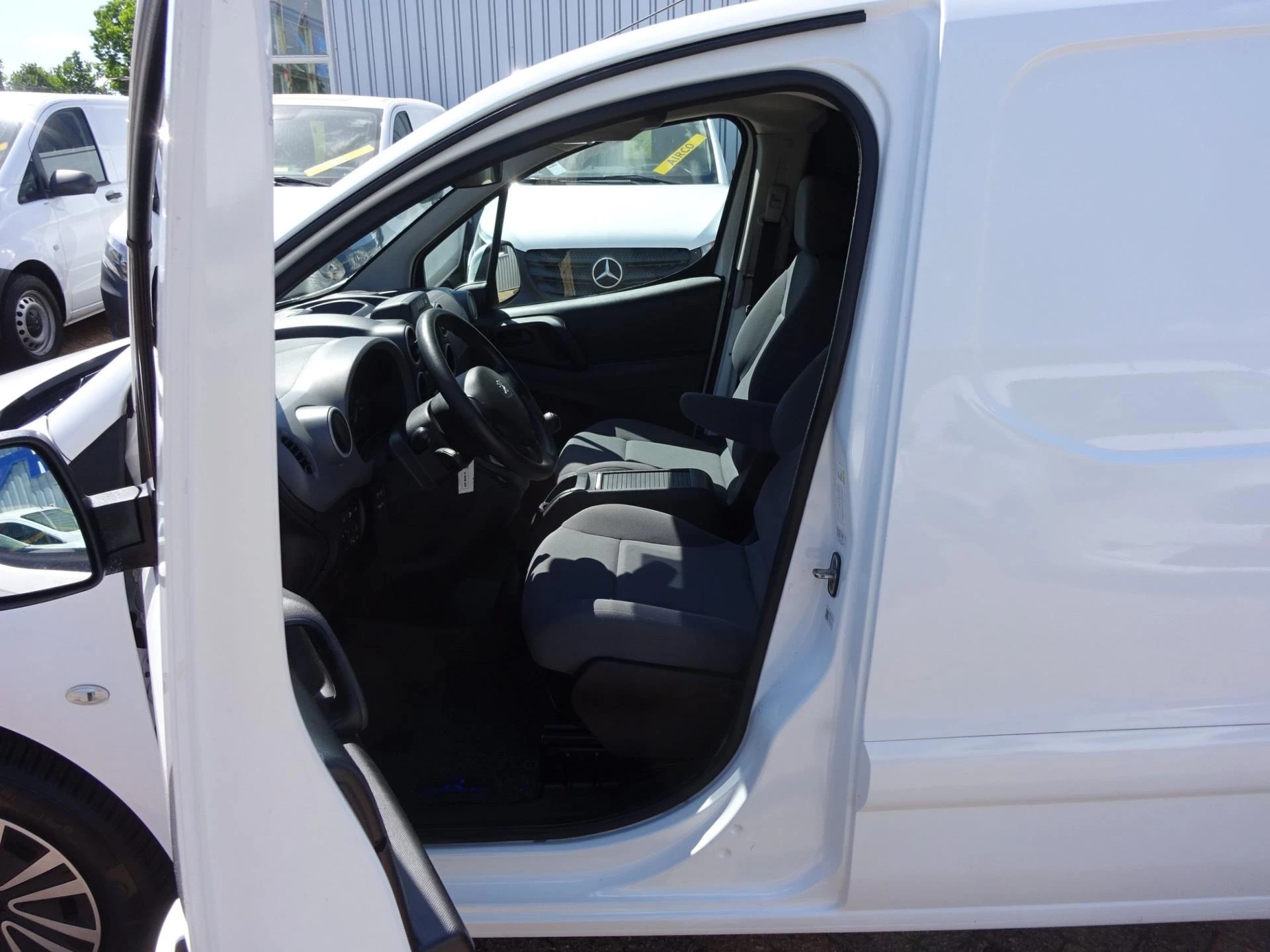 Hoofdafbeelding Peugeot Partner