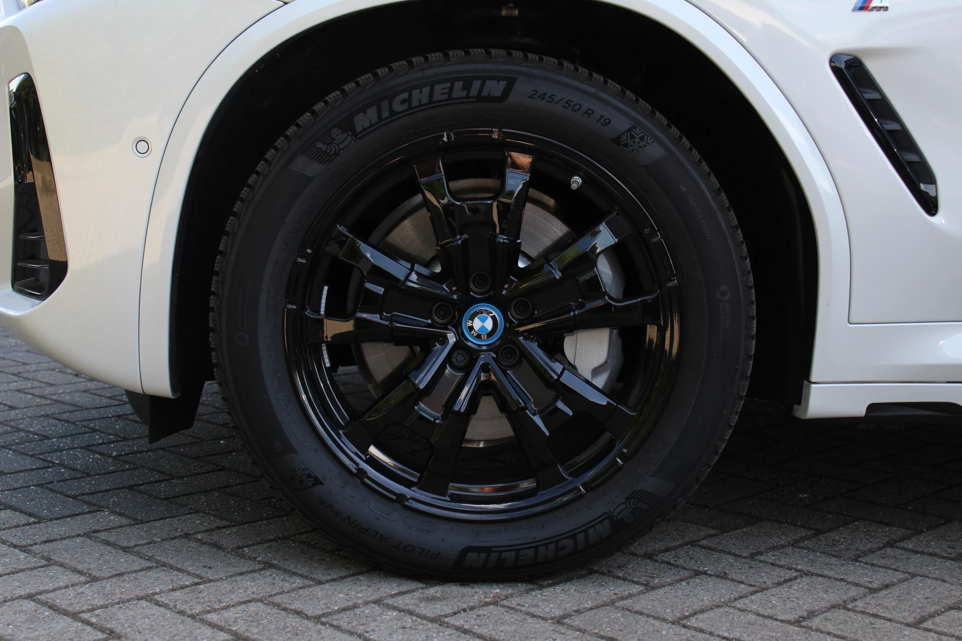 Hoofdafbeelding BMW iX3
