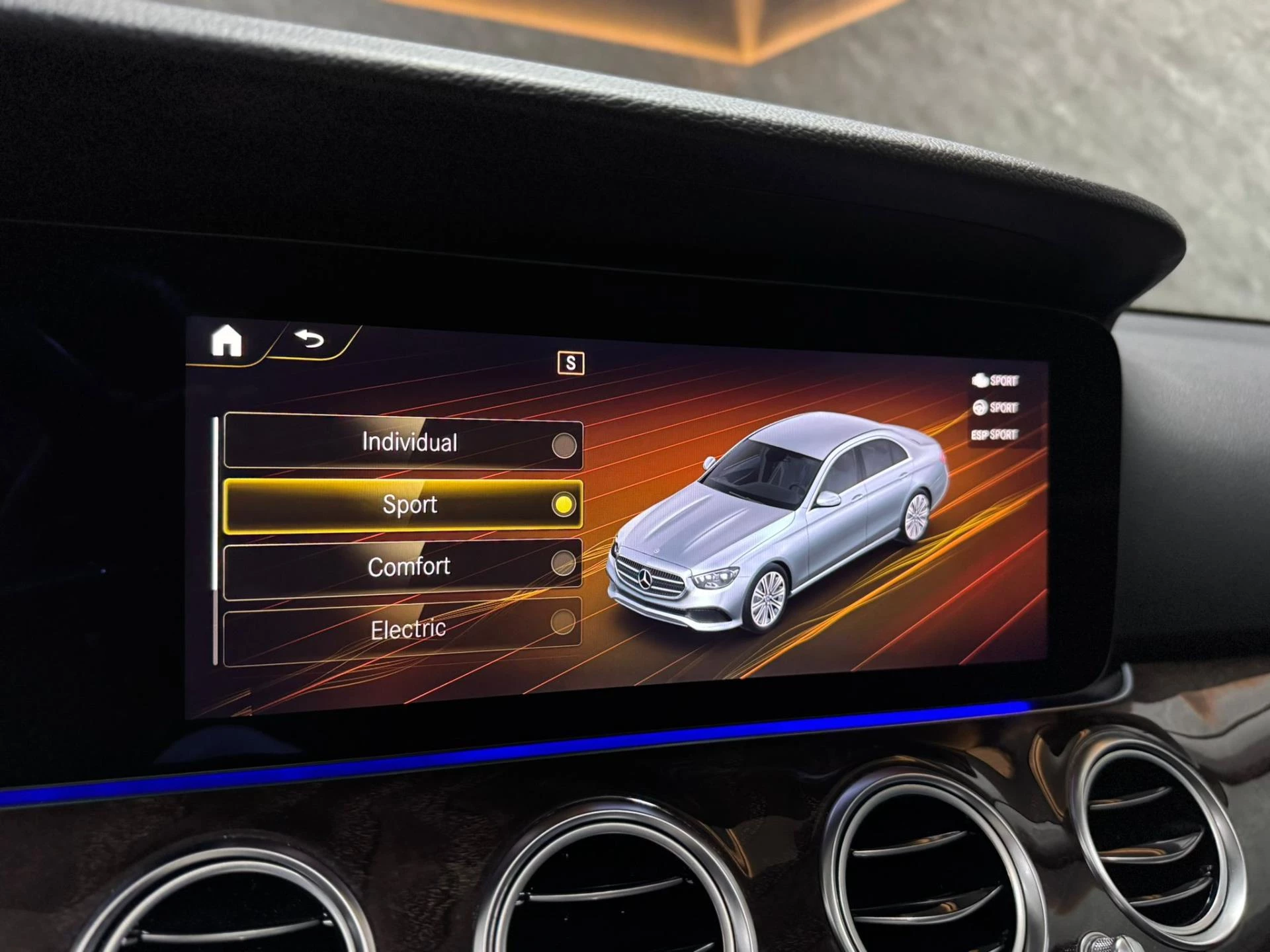 Hoofdafbeelding Mercedes-Benz E-Klasse