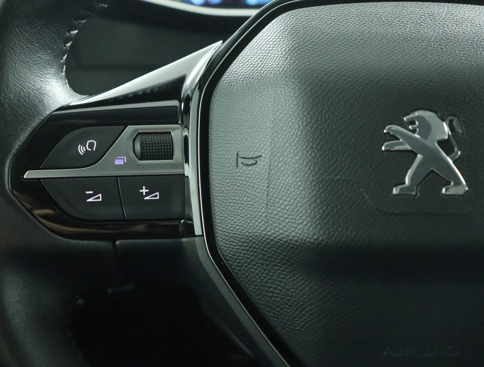 Hoofdafbeelding Peugeot e-208