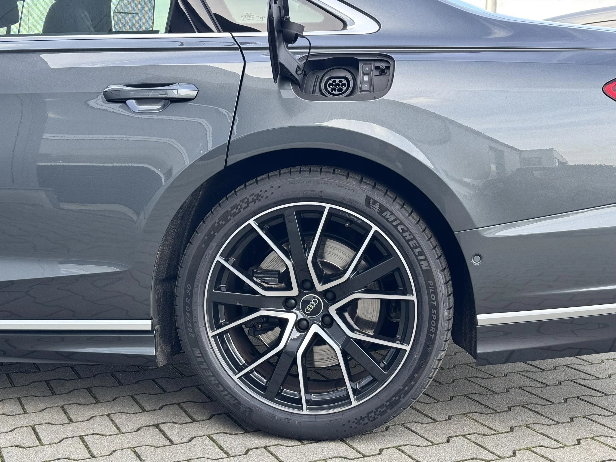 Hoofdafbeelding Audi A8