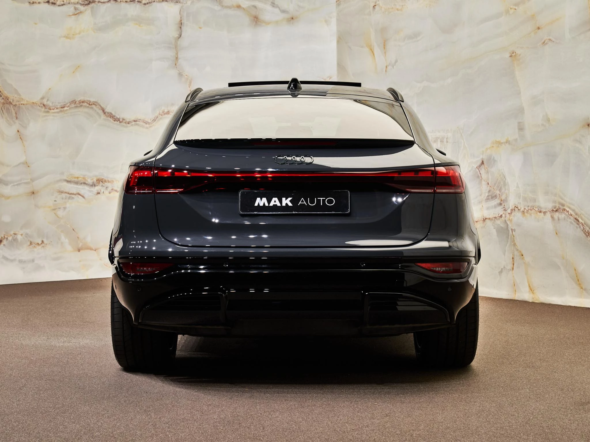 Hoofdafbeelding Audi Q6 e-tron