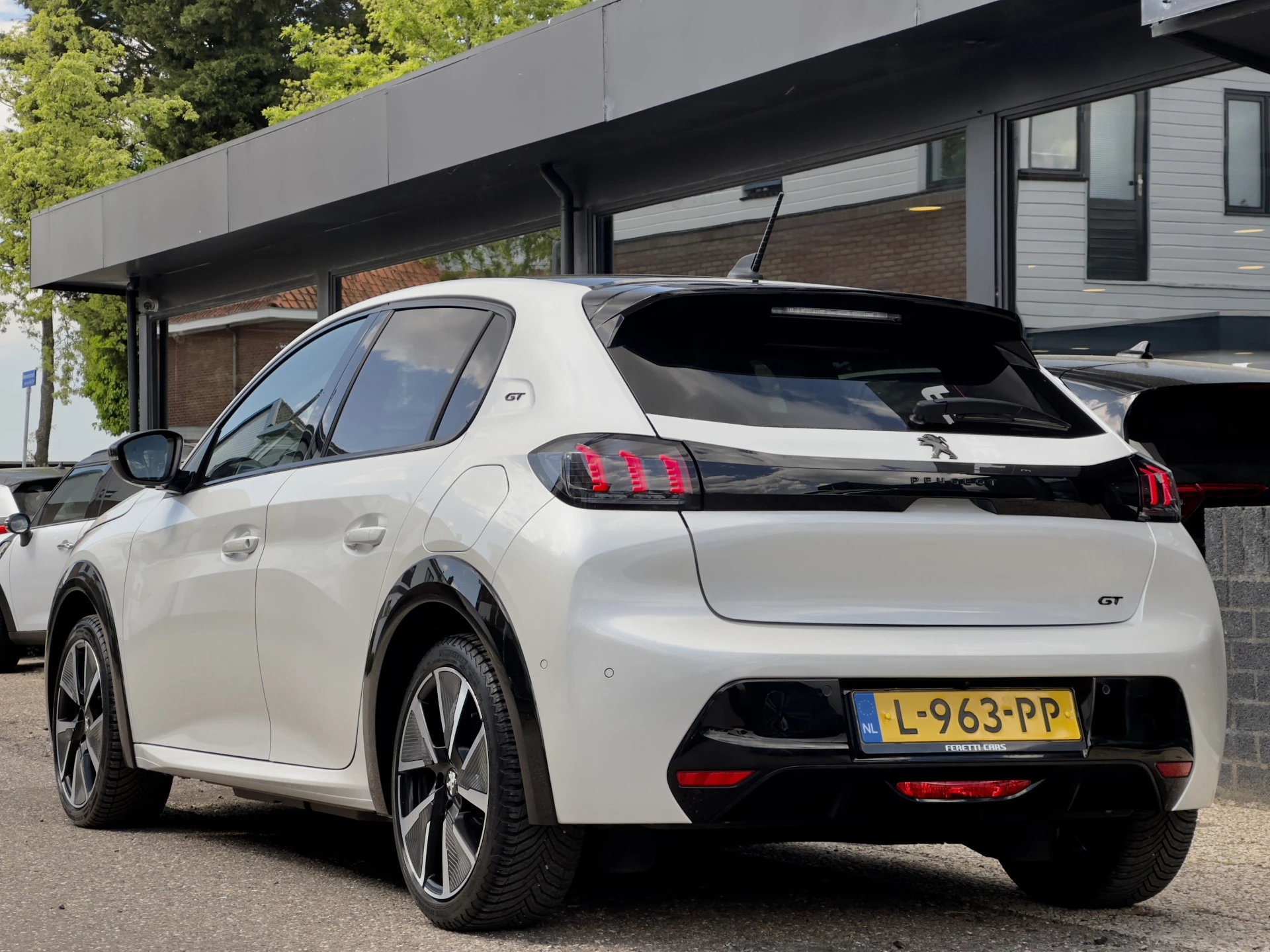 Hoofdafbeelding Peugeot e-208