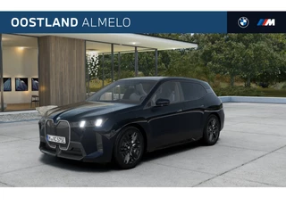 BMW iX xDrive60 M Sport / Panoramadak Sky Lounge / Parking Assistant Professional / M Multifunctionele Stoelen / Soft-Close / Active Steering