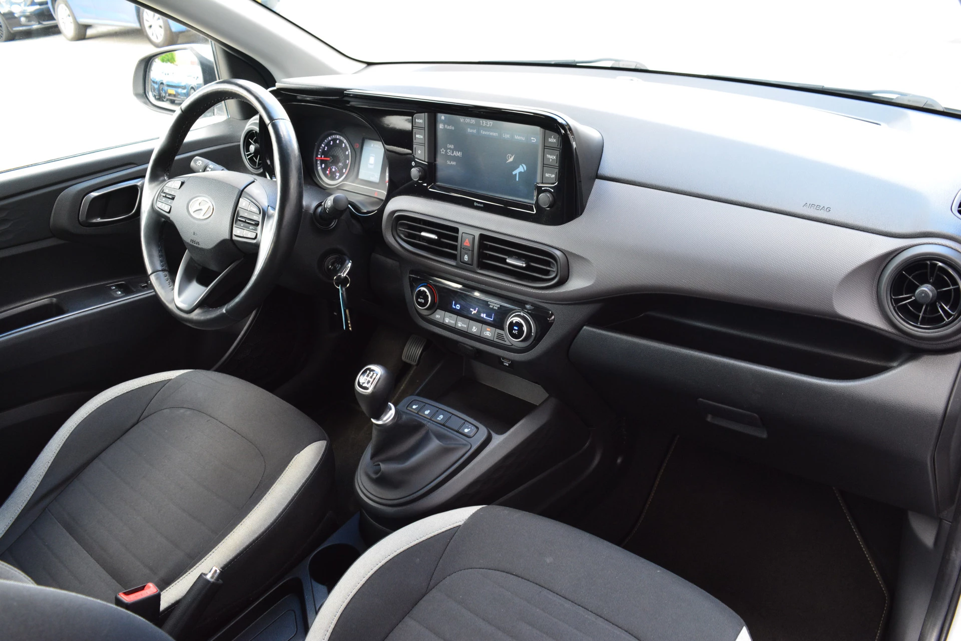Hoofdafbeelding Hyundai i10