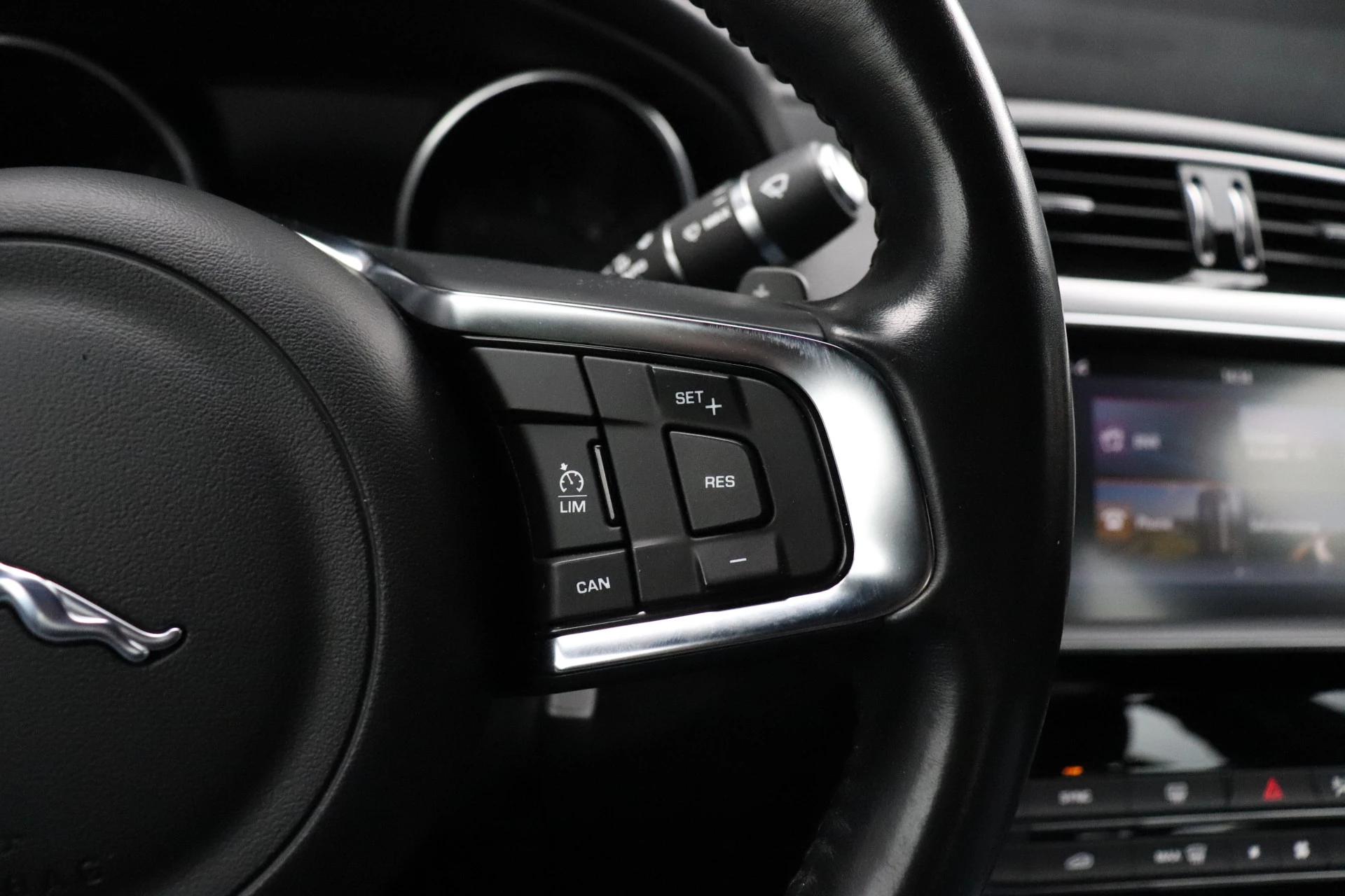 Hoofdafbeelding Jaguar XE