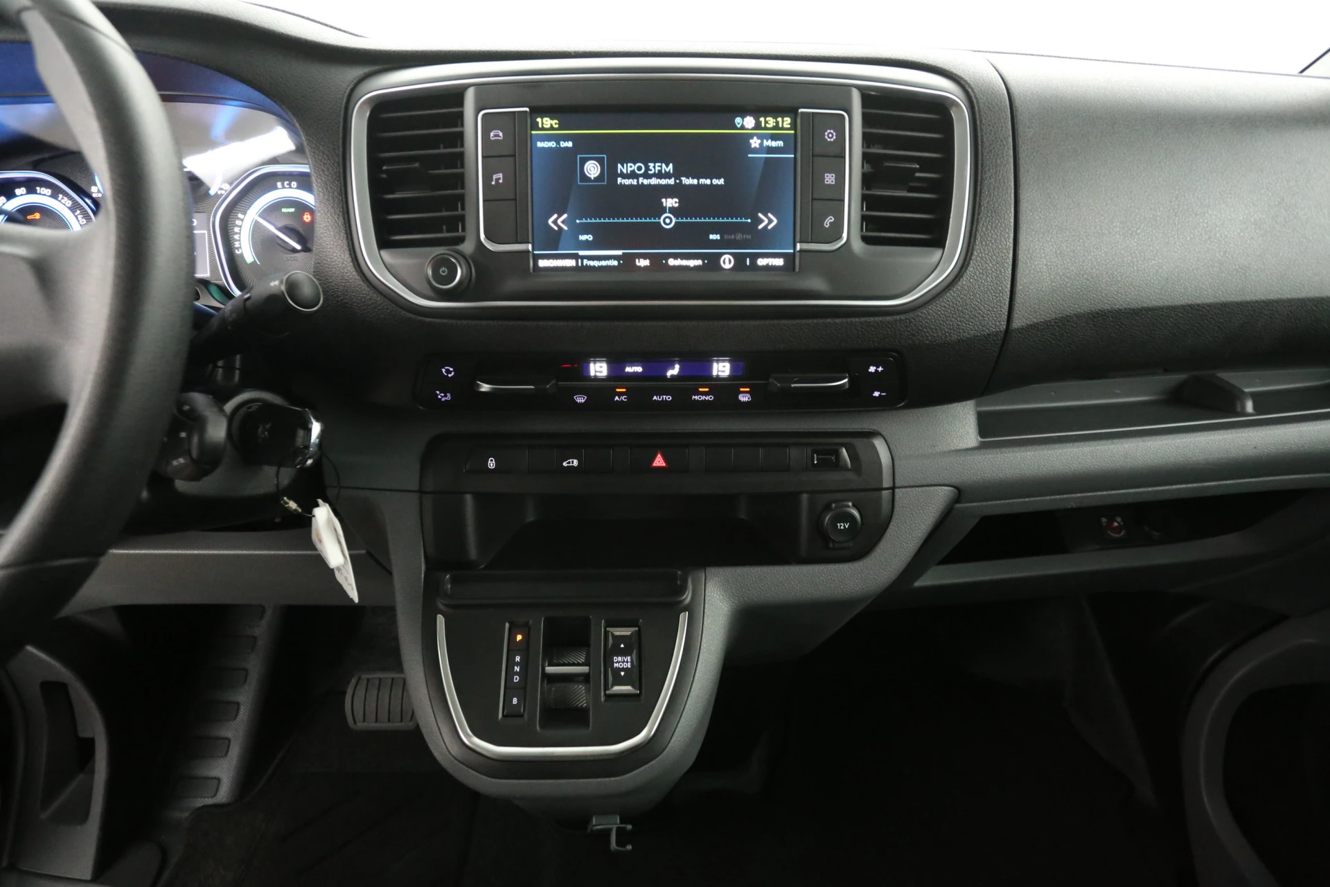 Hoofdafbeelding Peugeot e-Expert