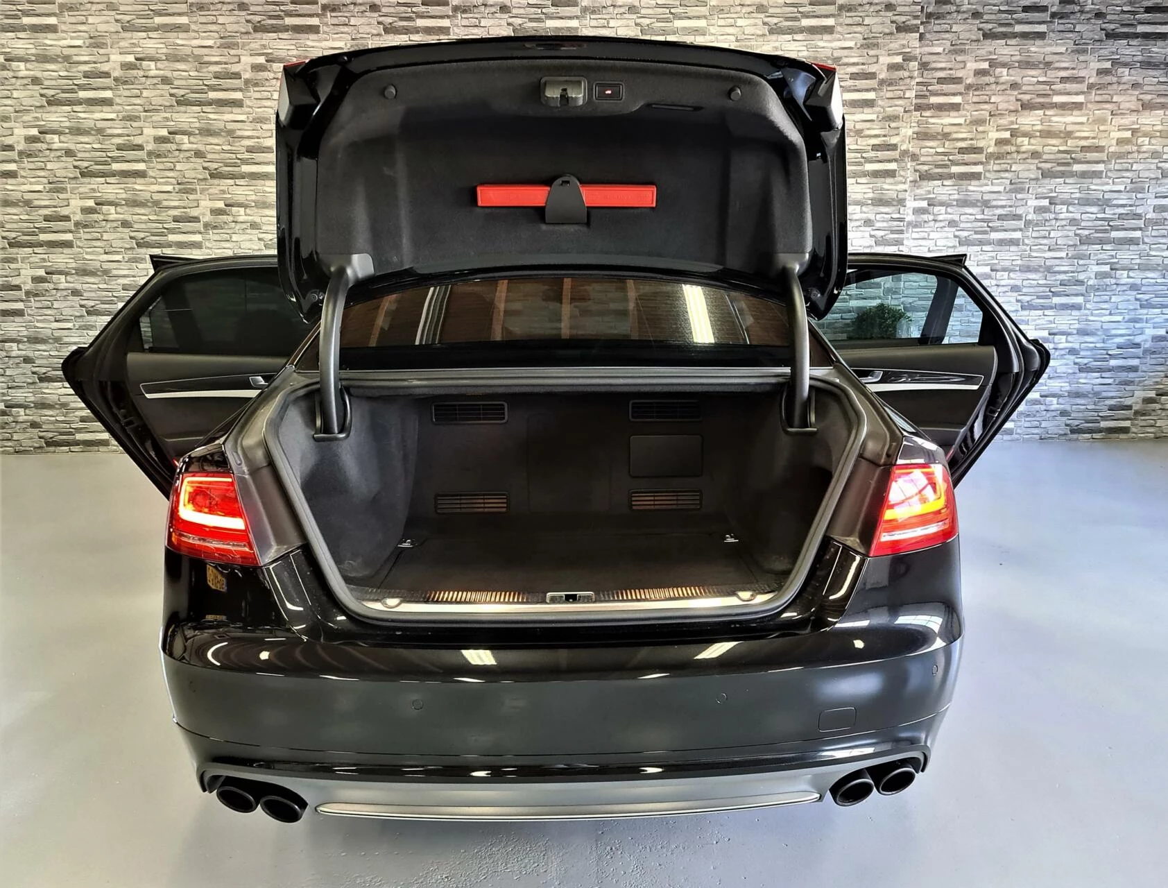 Hoofdafbeelding Audi S8