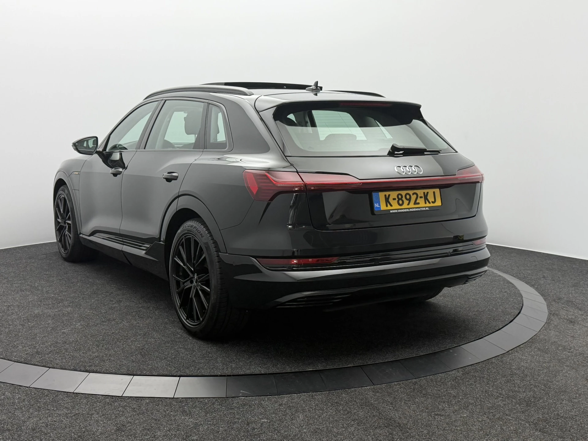 Hoofdafbeelding Audi e-tron